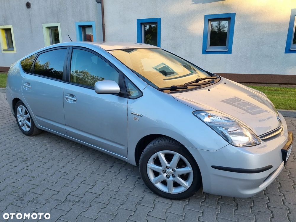 Toyota Prius 1.5 VVT-i Sol - 17