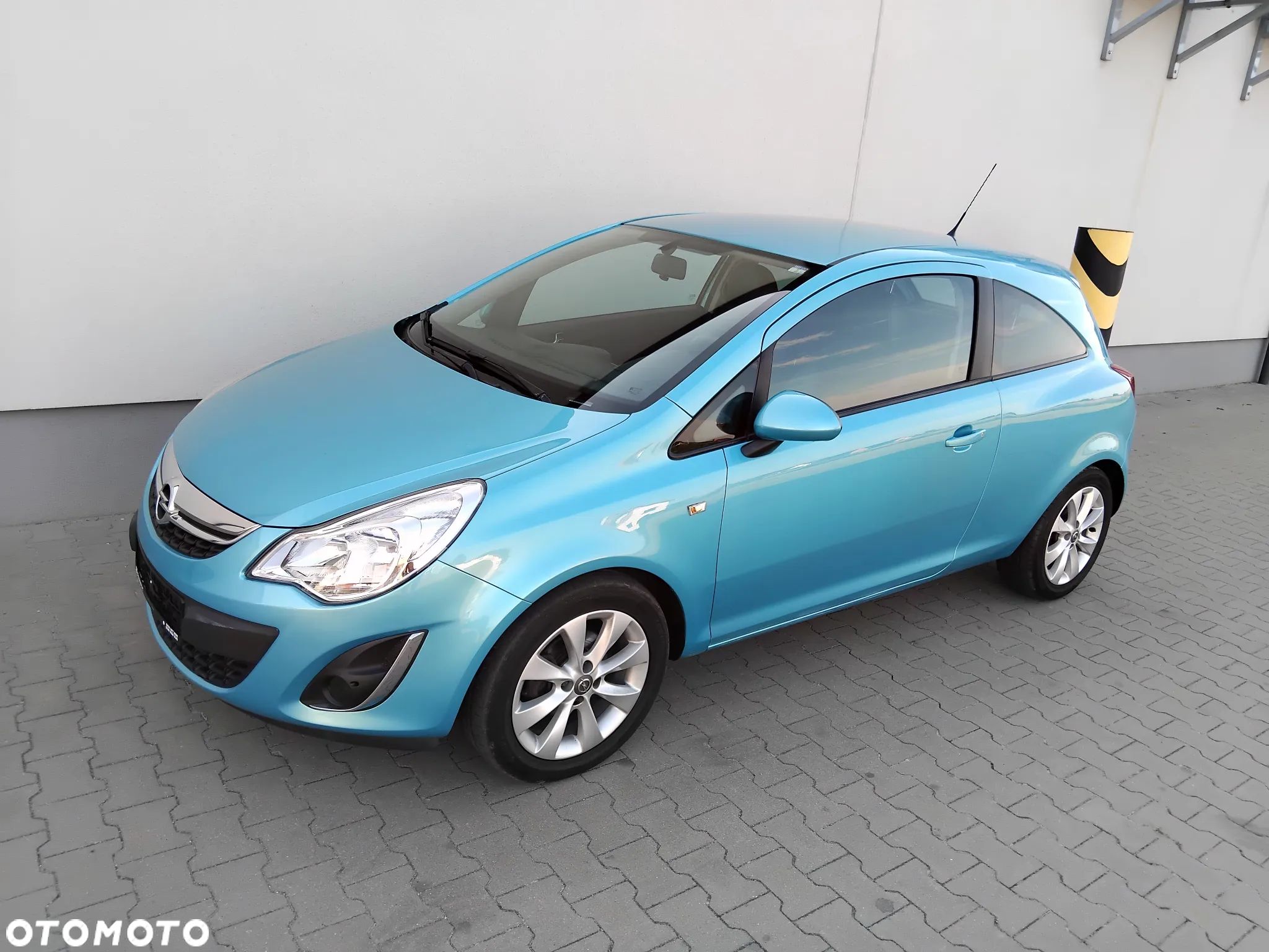 Opel Corsa 1.2 16V (ecoFLEX) Color Edition - 1