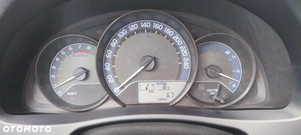 Toyota Auris - 13