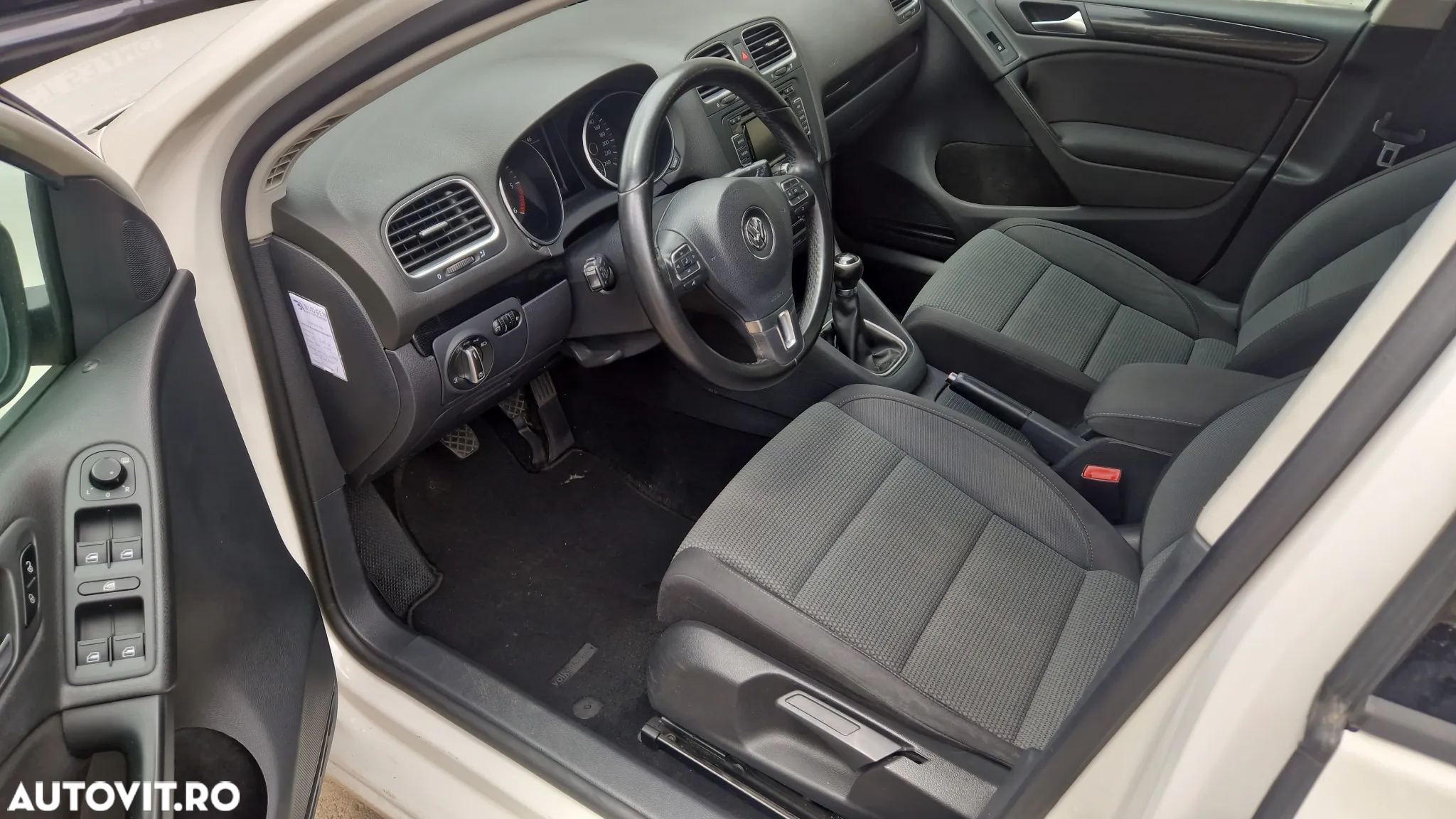 Volkswagen Golf 1.6 TDI BlueMotion Technology DPF Trendline - 9