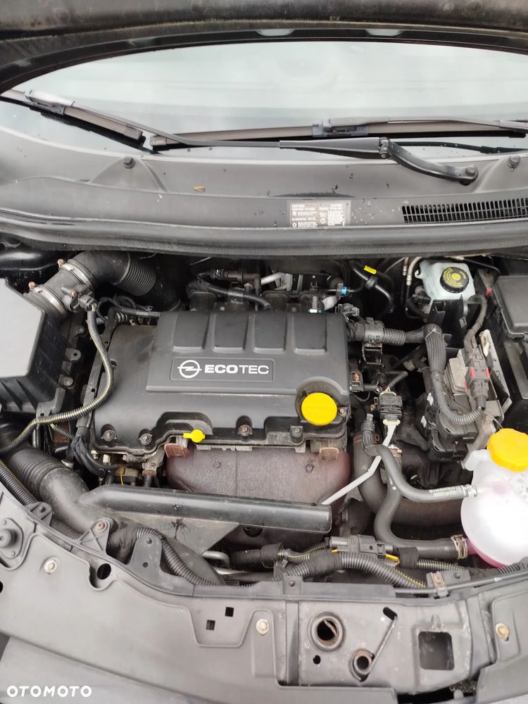 Opel Corsa 1.4 16V Sport - 9