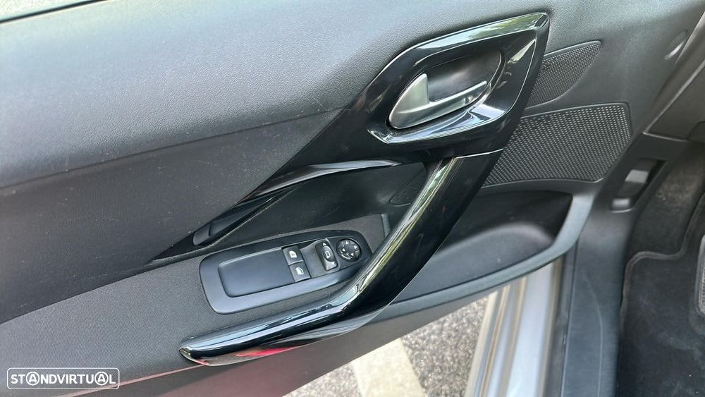 Peugeot 208 1.2 VTi Active - 19