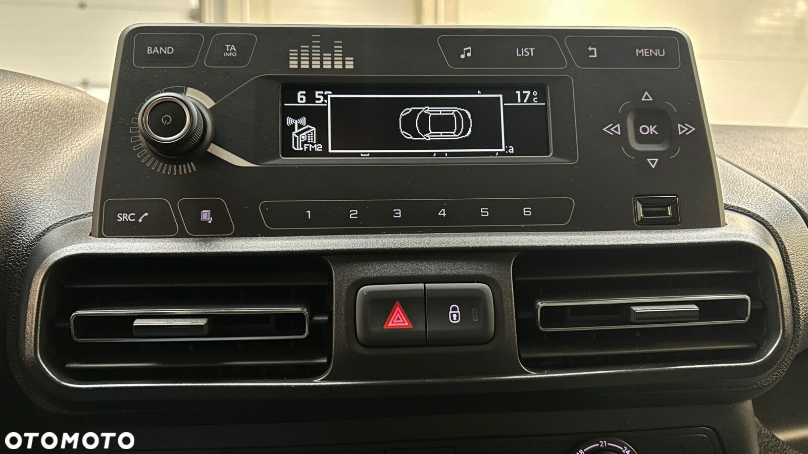 Citroën Berlingo M 1.2 PureTech Feel S&S - 29