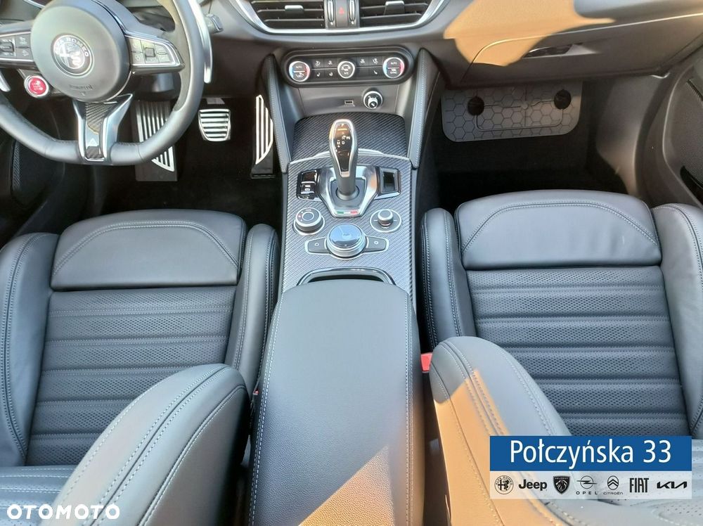 Alfa Romeo Stelvio - 30