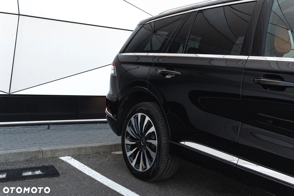 Lincoln Aviator - 11
