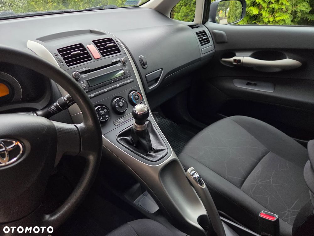 Toyota Auris 1.4 D-4D Terra - 22