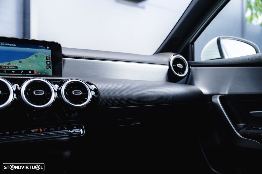 Mercedes-Benz A 250 e AMG Line - 43