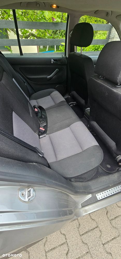 Volkswagen Golf - 4