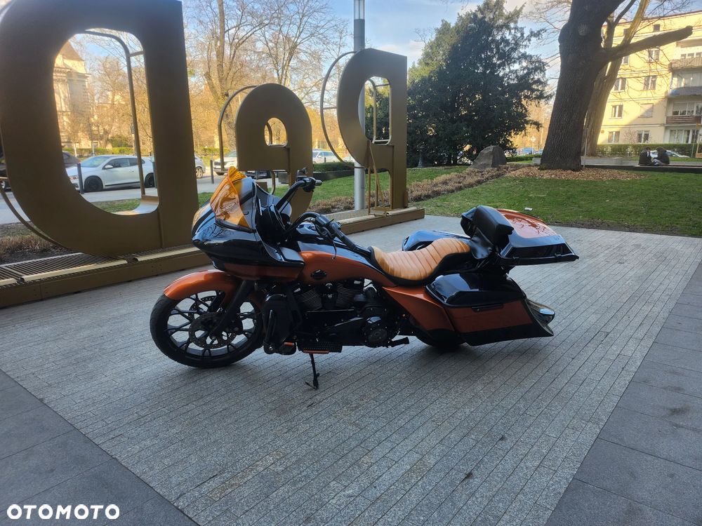 Harley-Davidson Touring Road Glide - 1