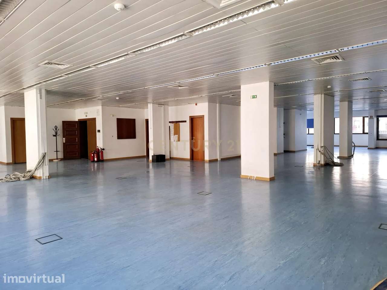 Escritório de 211 m² a 2 Minutos do Metro das Laranjeiras - Grande imagem: 2/20