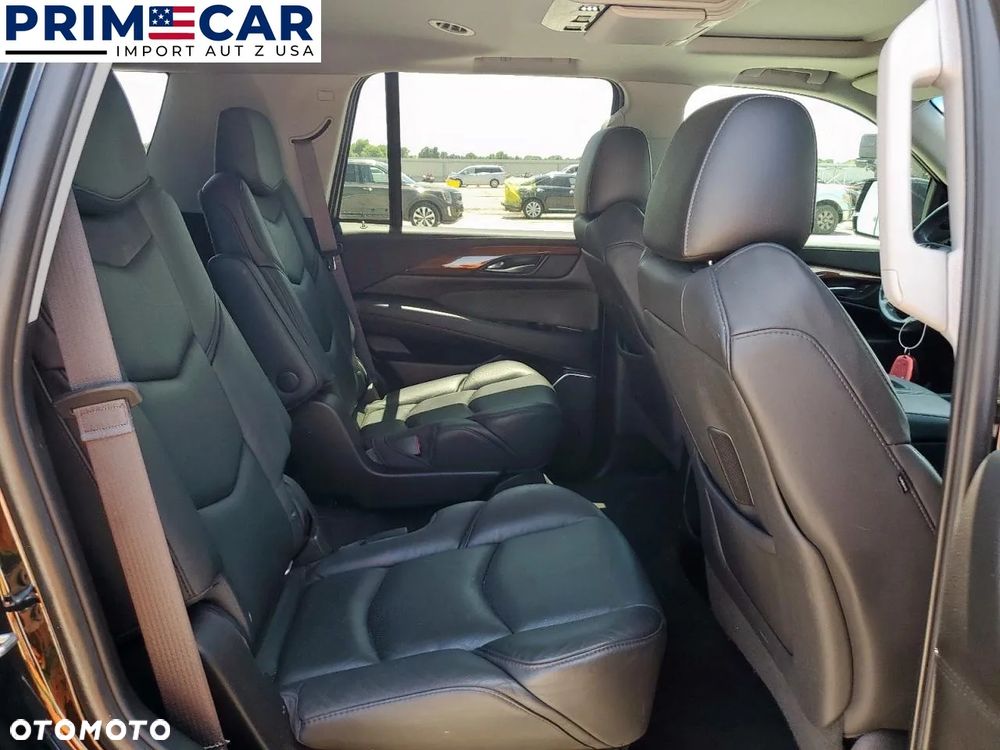 Cadillac Escalade - 11