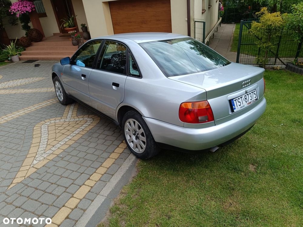 Audi A4 Limousine - 3