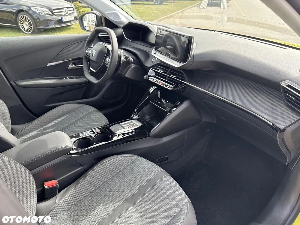 Peugeot 208 1.2 mHEV Allure - 18