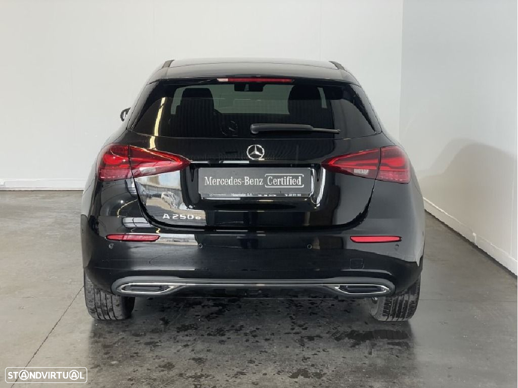 Mercedes-Benz A 250 e - 3
