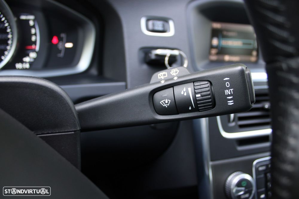 Volvo V60 1.6 D2 Momentum Eco - 23