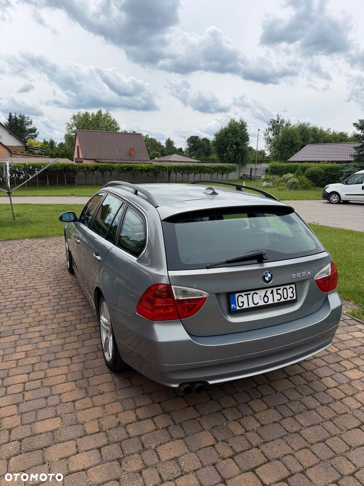 BMW Seria 3 325i - 7