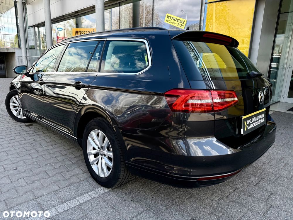 Volkswagen Passat 1.6 TDI SCR DSG Comfortline - 2