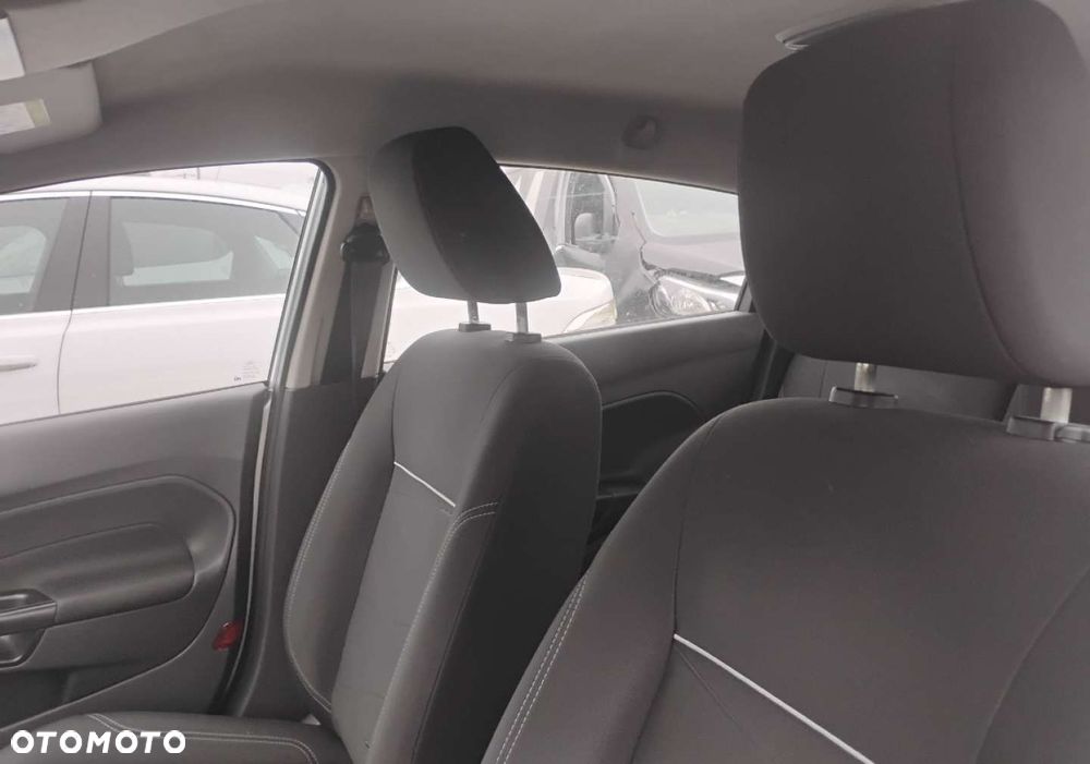 Ford Fiesta - 9