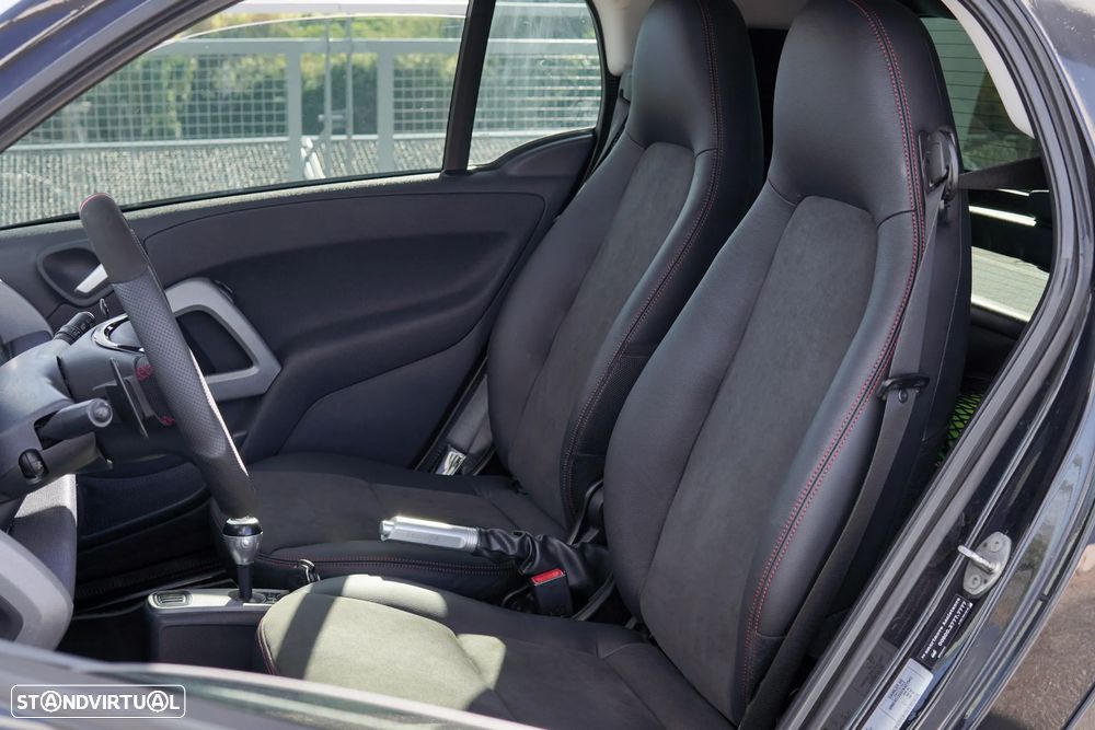 Smart ForTwo Coupé 1.0 T Brabus - 8