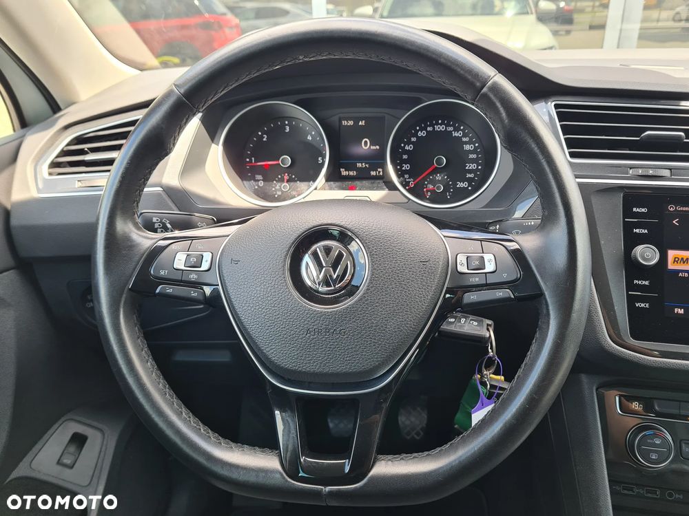 Volkswagen Tiguan - 11