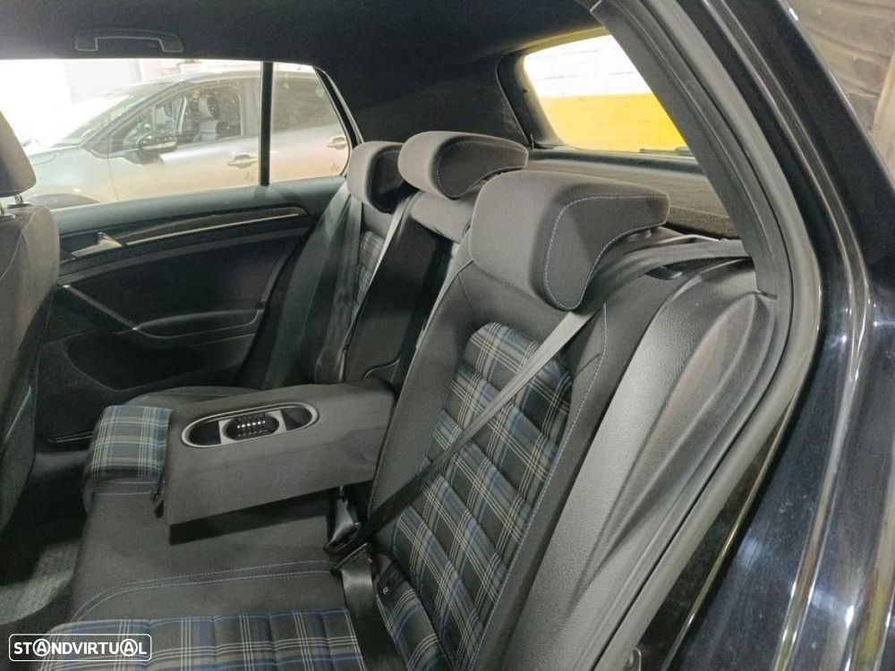 VW Golf 1.4 GTE Plug-in - 4