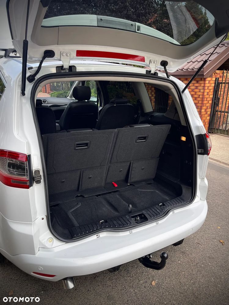 Ford S-Max - 12
