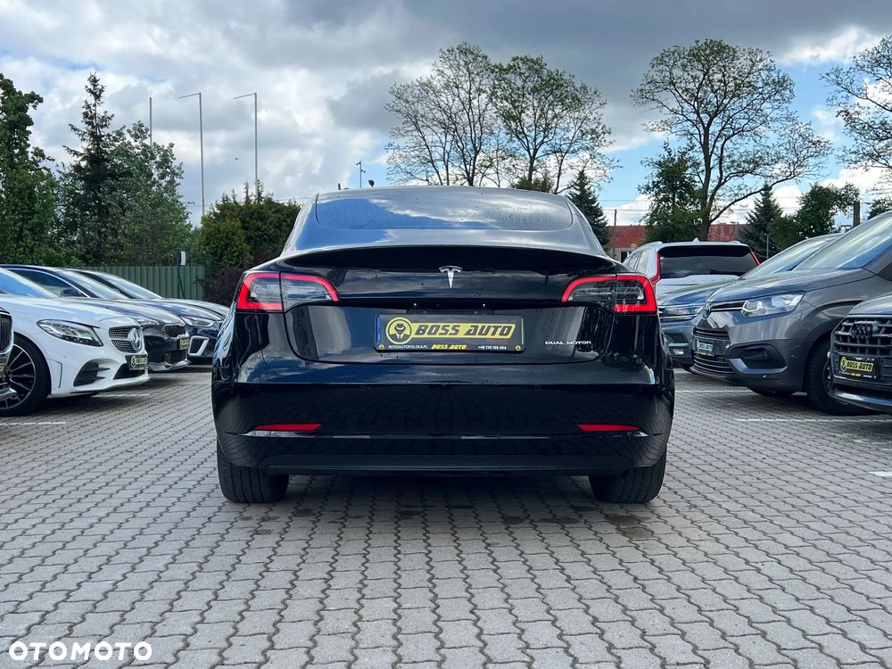 Tesla Model 3 - 7