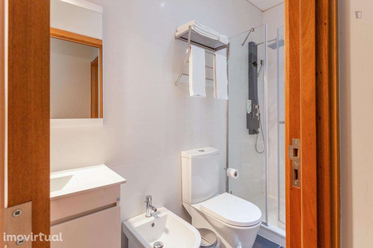 Casa com 1 quartos - localizado em Santo Ildefonso Porto - Grande imagem: 2/32