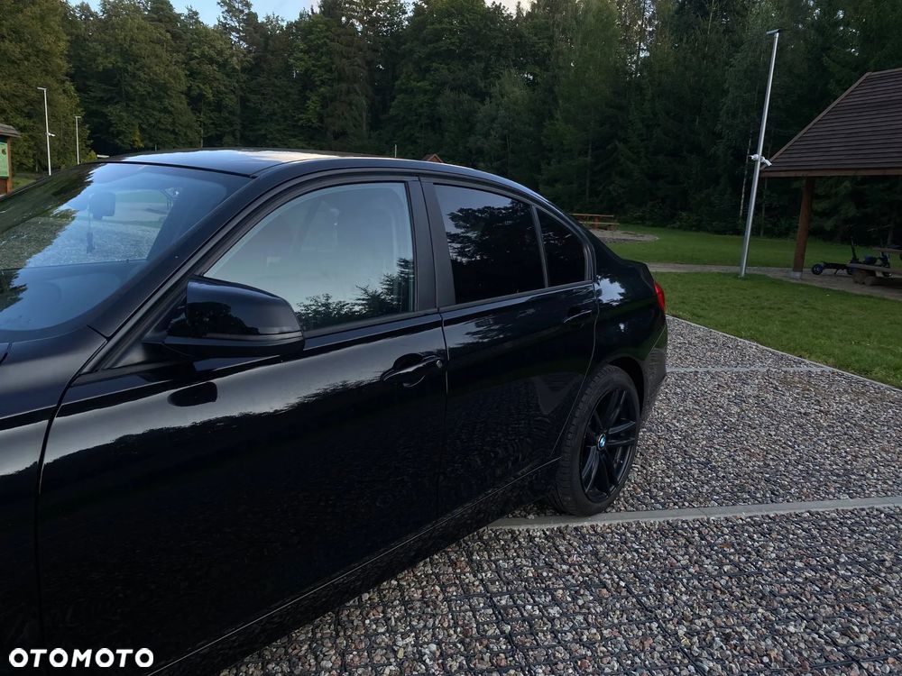 BMW Seria 3 318d - 11