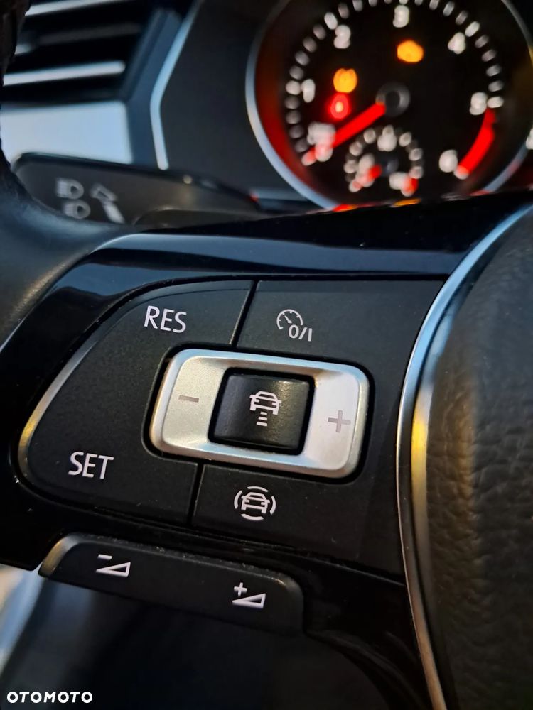 Volkswagen Passat 2.0 TDI BMT Comfortline DSG - 24