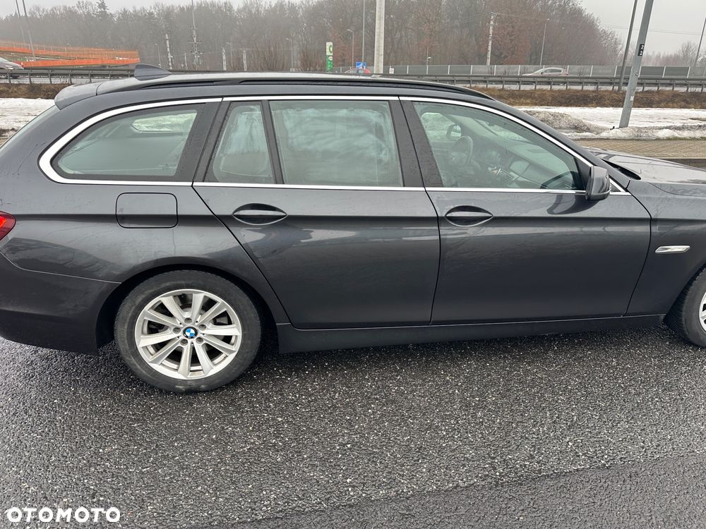 BMW Seria 5 525d xDrive - 6