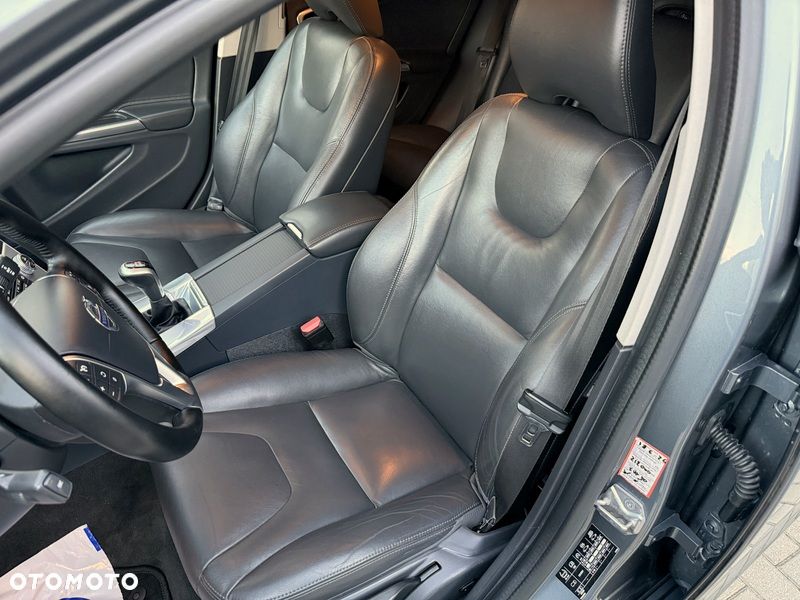 Volvo V60 Cross Country D3 Momentum - 11