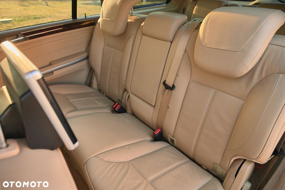 Mercedes-Benz GL 450 4Matic 7G-TRONIC Grand Edition - 28