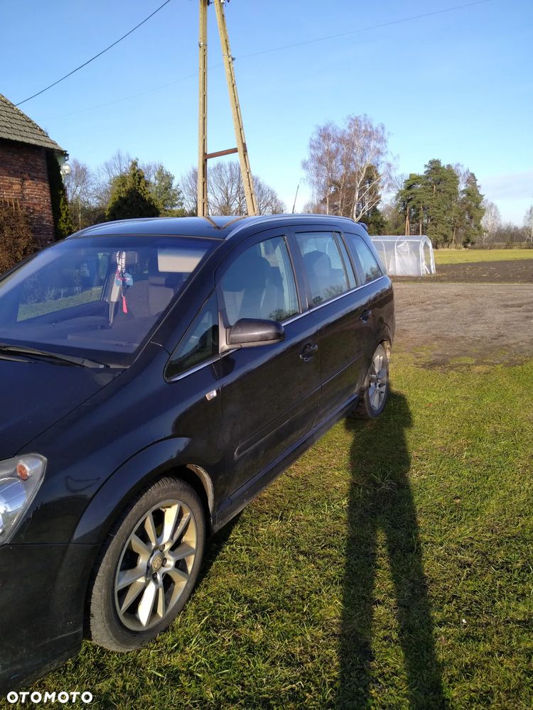 Opel Zafira OPC - 12