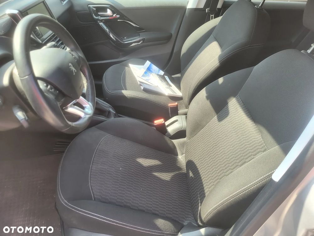 Peugeot 208 Blue-HDi 100 Stop&Start Allure - 21