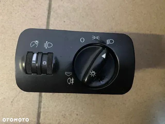 WŁĄCZNIK PRZEŁĄCZNIK ŚWIATEŁ SEAT TOLEDO II 1M1941531K - 1