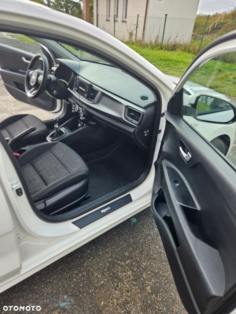 Kia Rio - 25