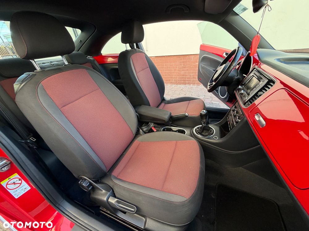 Volkswagen New Beetle - 9