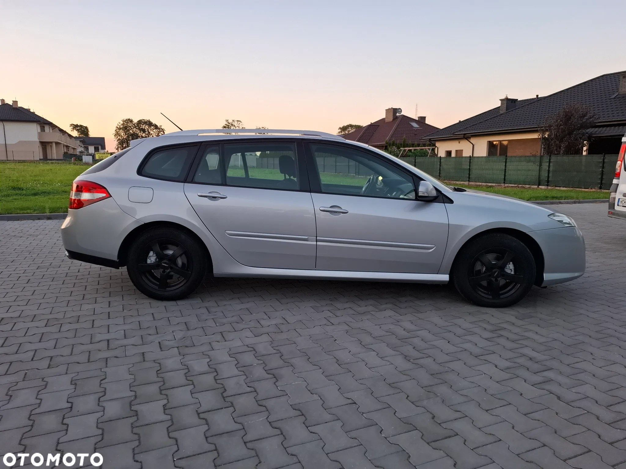 Renault Laguna 2.0 dCi Black Edition - 4