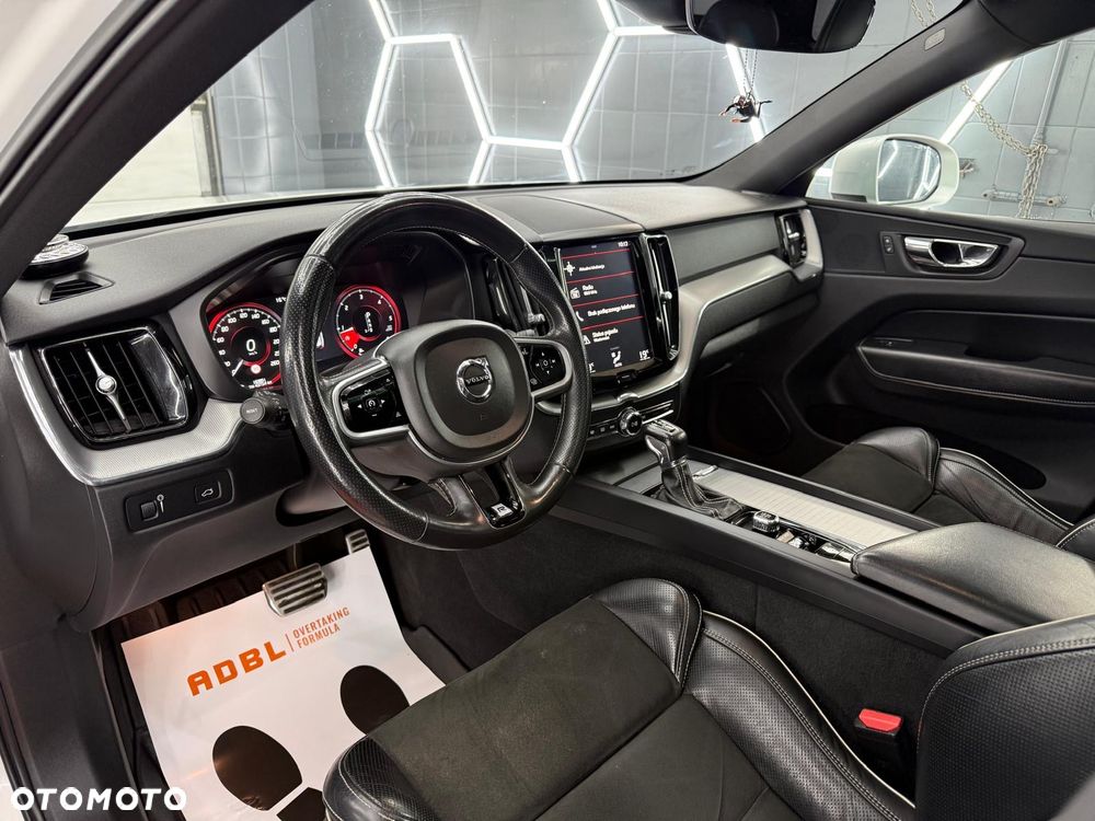Volvo XC 60 D4 AWD Geartronic RDesign - 23