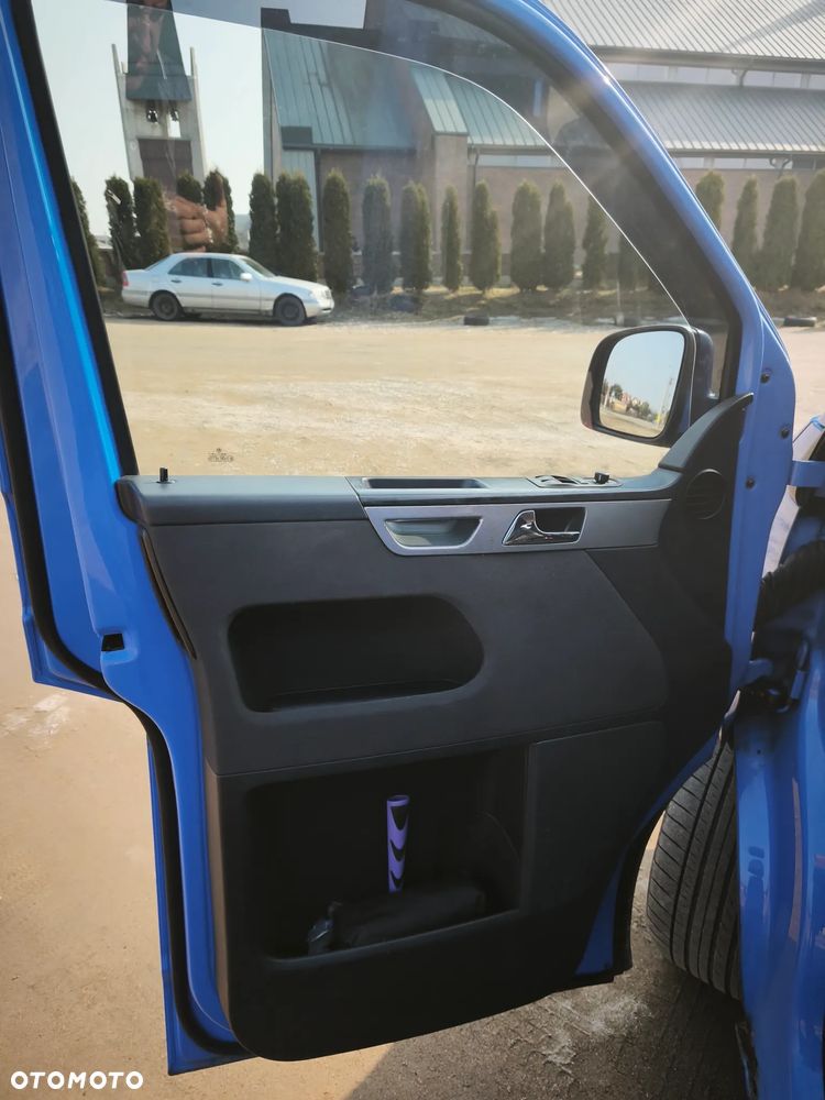 Volkswagen Multivan Standard - 10