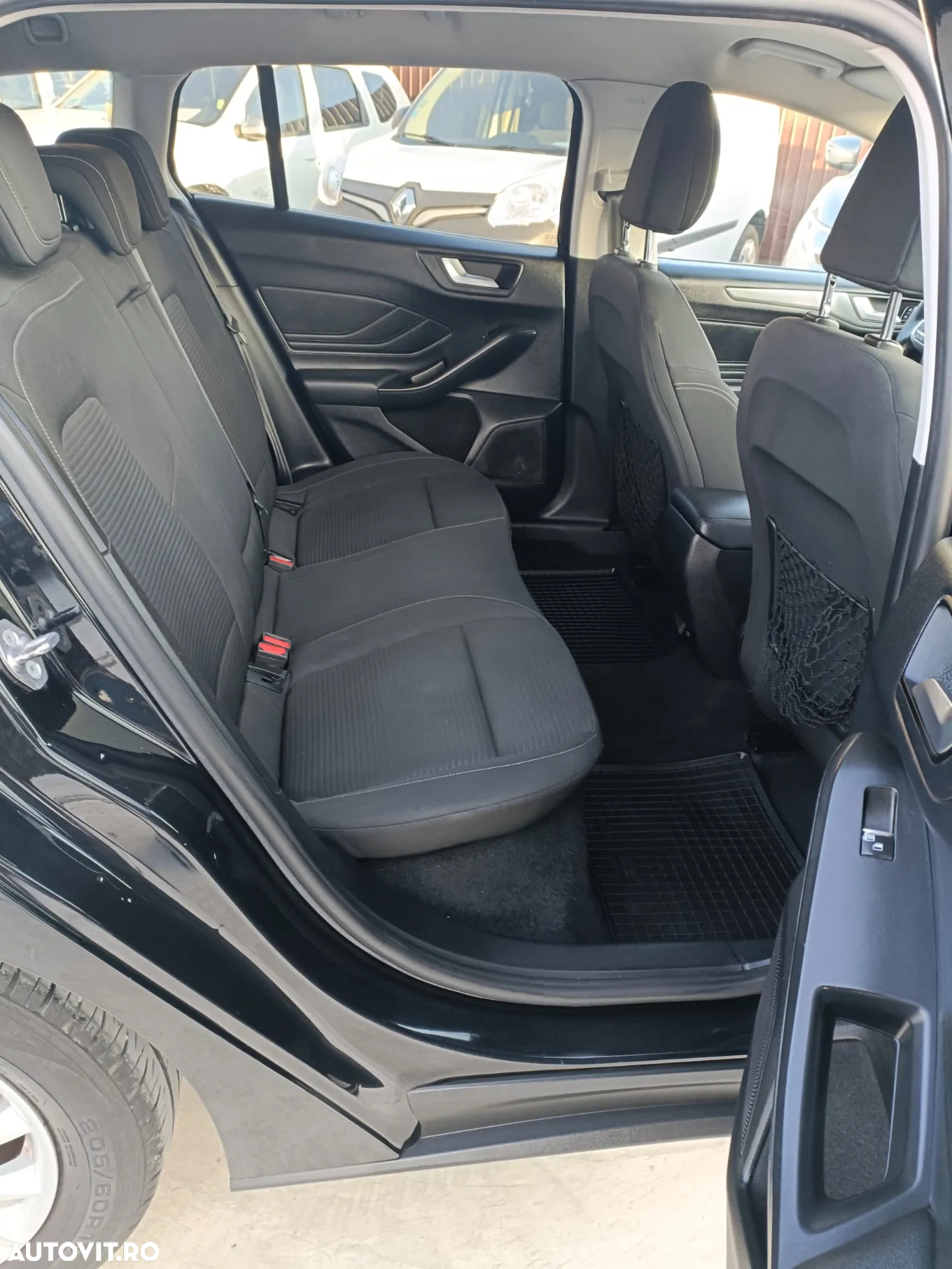 Ford Focus 1.5 EcoBlue Start-Stopp-System Aut. TITANIUM DESIGN - 8