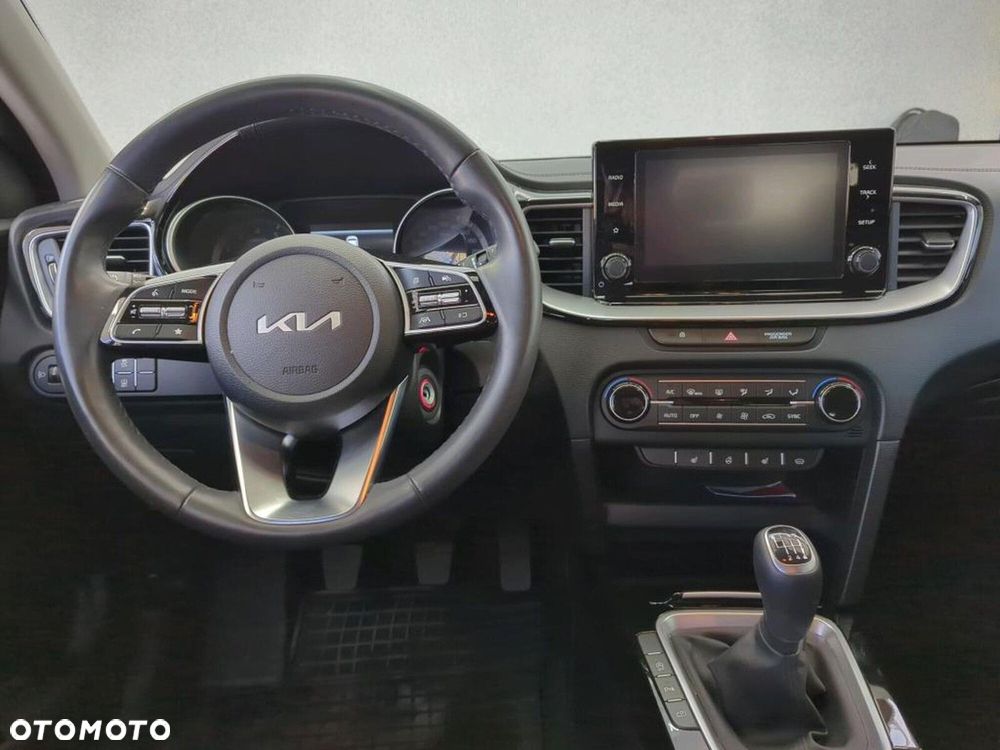 Kia Ceed - 6
