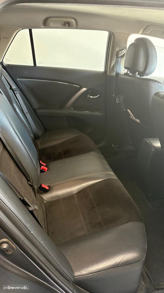 Toyota Avensis SW 2.0 D-4D Luxury+GPS - 8