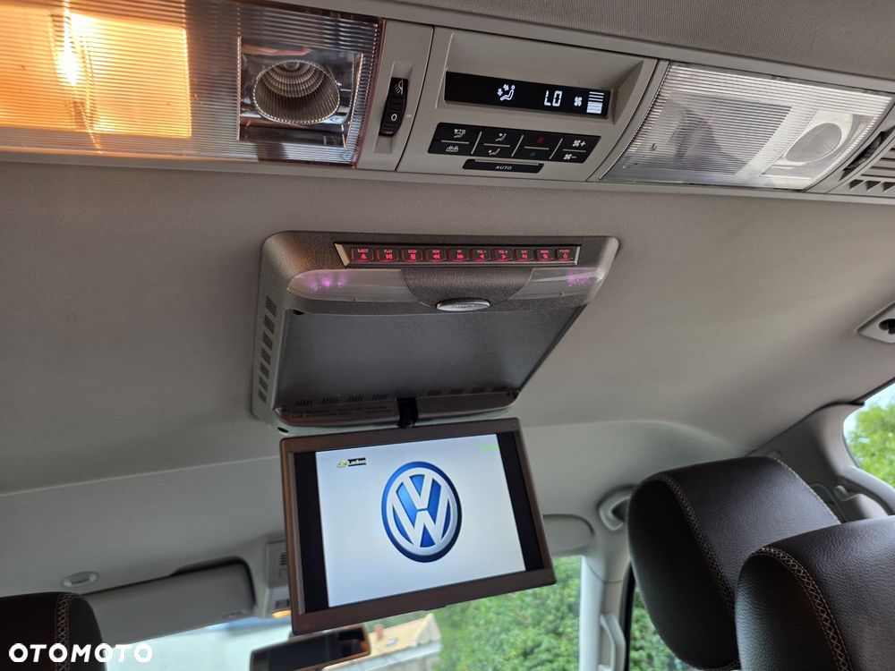 Volkswagen Multivan - 30