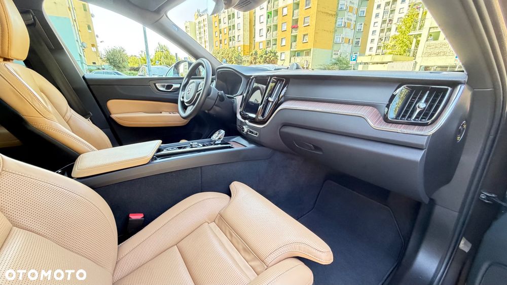 Volvo XC 60 B4 D AWD Ultimate Dark - 11