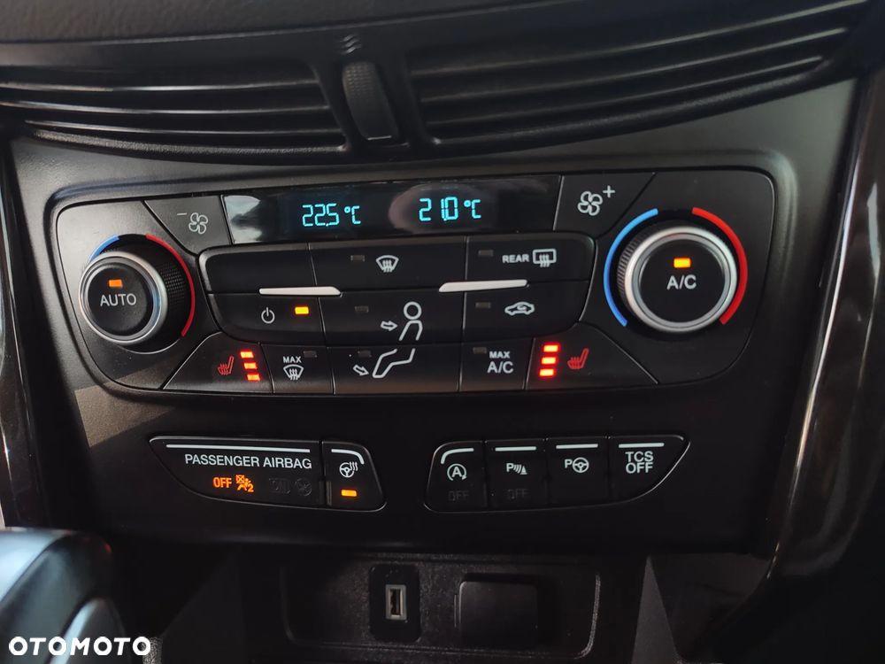 Ford Escape 2.0 EcoBoost AWD Titanium - 35
