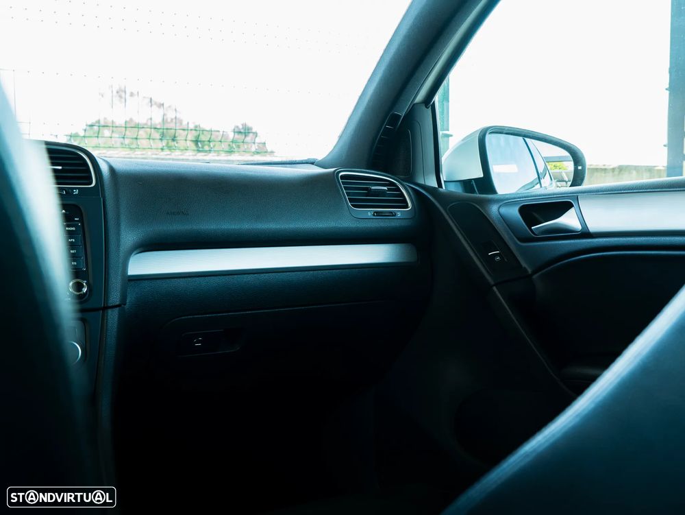 VW Golf 1.6 TDi Highline - 30