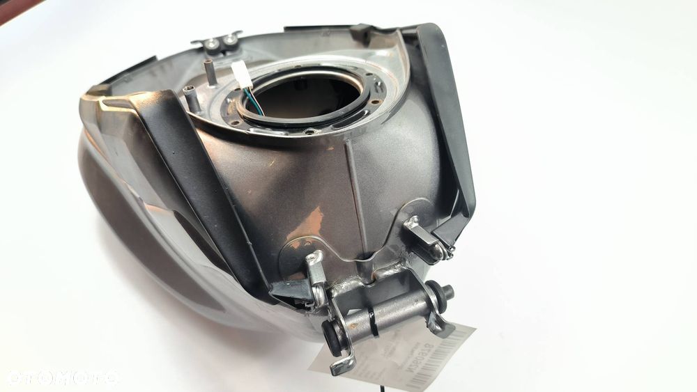 Zbiornik paliwa Triumph Street Triple 765 RS 2020r. - 9