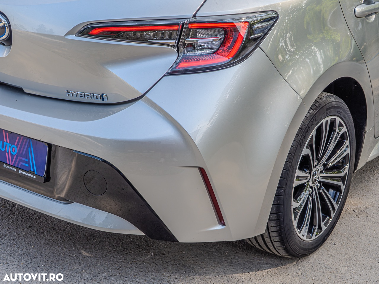 Toyota Corolla 2.0 HSD Exclusive Plus Bi-tone - 29